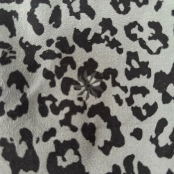 Athleta Black and Gray Animal Print Leggings Women’s Size Small - Picture 7 of 8